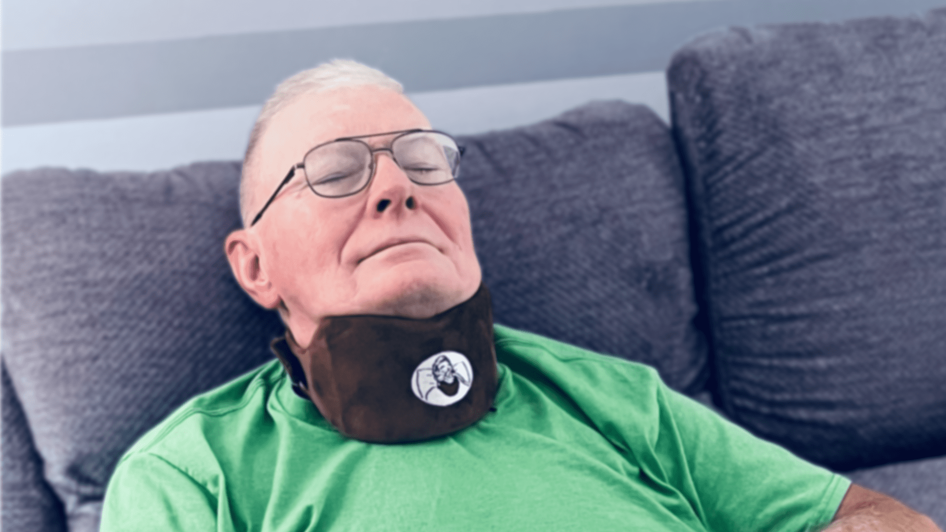 Lightweight CPAP neck support cushion for travel and everyday use